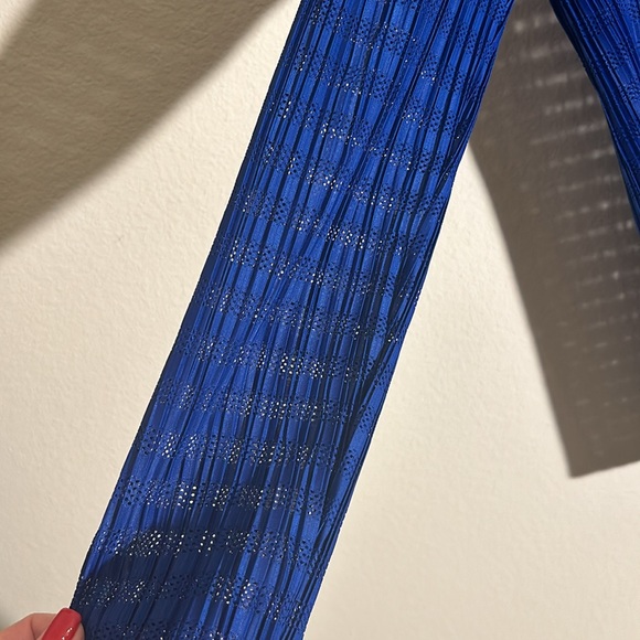 Chico's Travelers Size 1- Bright Blue / Asymmetrical Silver Zipper - Like New - Picture 3 of 7